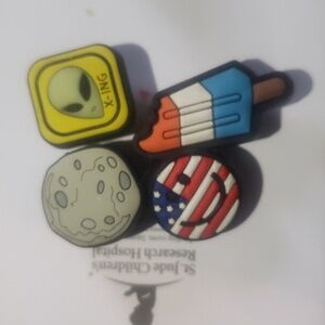 Croc Jibblets lot of 8